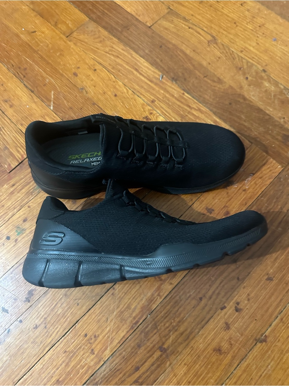 Skechers 52928 Men Stretched Fit Dual-Lite Black Bungee Slip-On Shoe Size 9